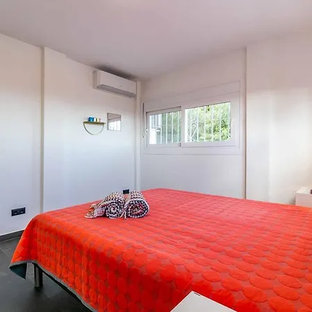 129 - Stunning Townhouse With Private Pool & Views, Daire
