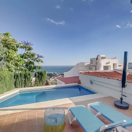 129 - Stunning Townhouse With Private Pool & Views, Daire Benalmádena