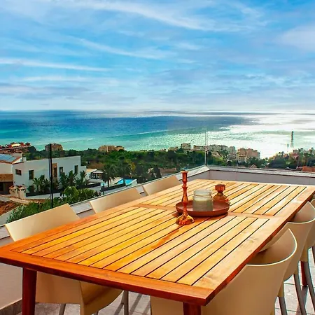 129 - Stunning Townhouse With Private Pool & Views, Daire