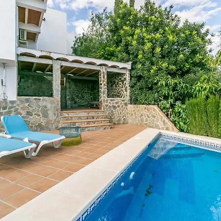 129 - Stunning Townhouse With Private Pool & Views, Daire