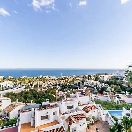 129 - Stunning Townhouse With Private Pool & Views, Benalmadena