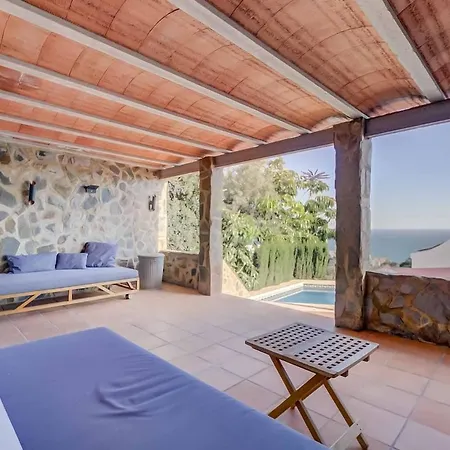 129 - Stunning Townhouse With Private Pool & Views, Apartment *