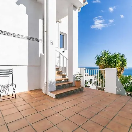 Apartment 129 - Stunning Townhouse With Private Pool & Views, Benalmadena